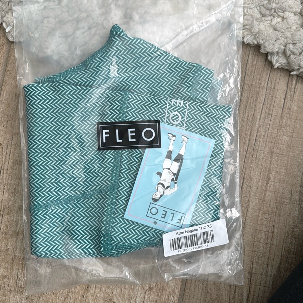 FLEO women's XS athletic/gymnastics/tumbling shorts Strm Heringbone NWT